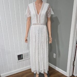 Elegant White Lace Maxi Dress